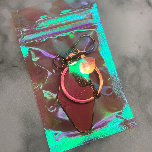 GETAWAY CAR KEY CHAIN TS THEMED KEYCHAIN - Picture 7 of 12